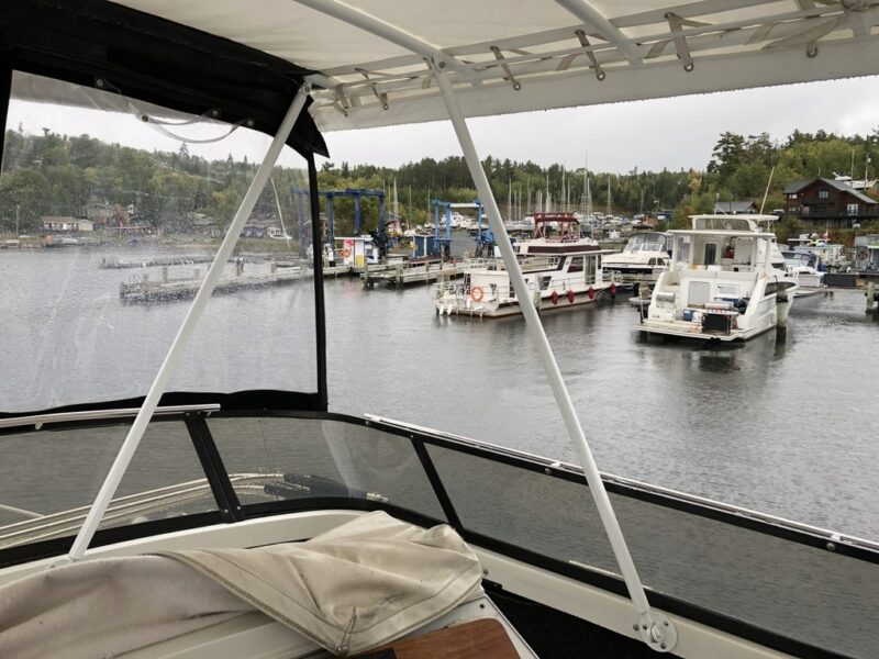 1989 Carver Yacht 3807