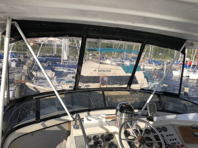 1989 Carver Yacht 3807