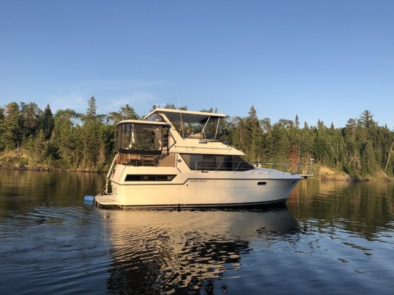 1989 Carver Yacht 3807