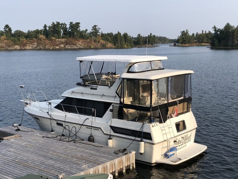1989 Carver Yacht 3807